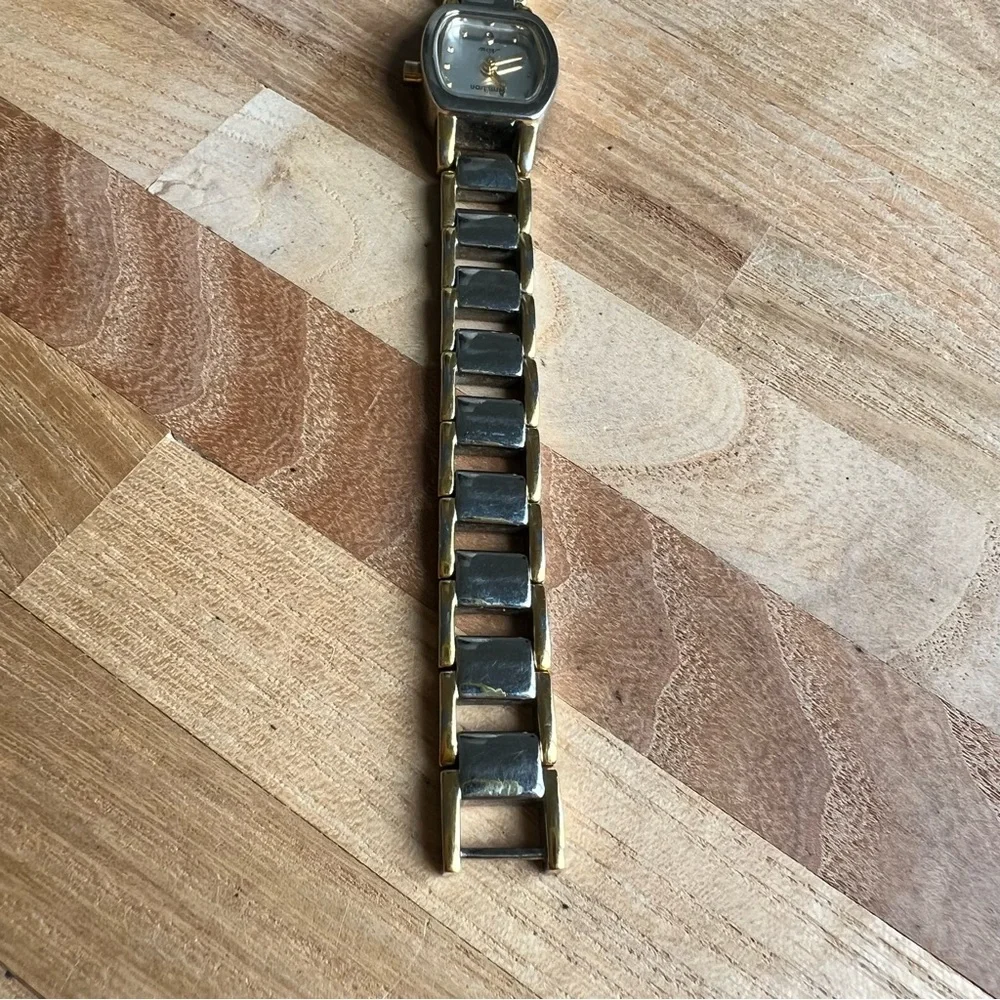 Armitron now ladies two tone dainty dress watch NEW BATTERY